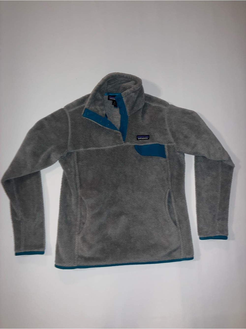 Patagonia cozy Gray Fleece Pullover with Blue Trim Size M